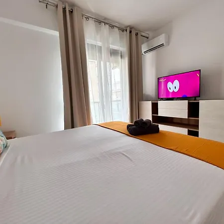 Riviera Apartman *